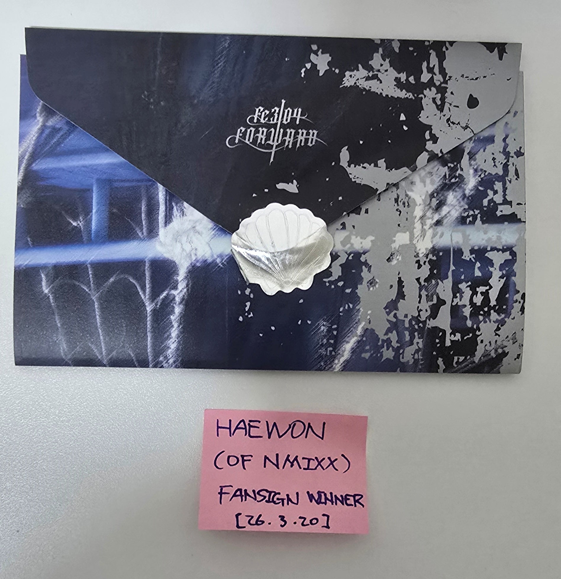 NMIXX - Hand Autograhped(Signed) Album [26.3.20]