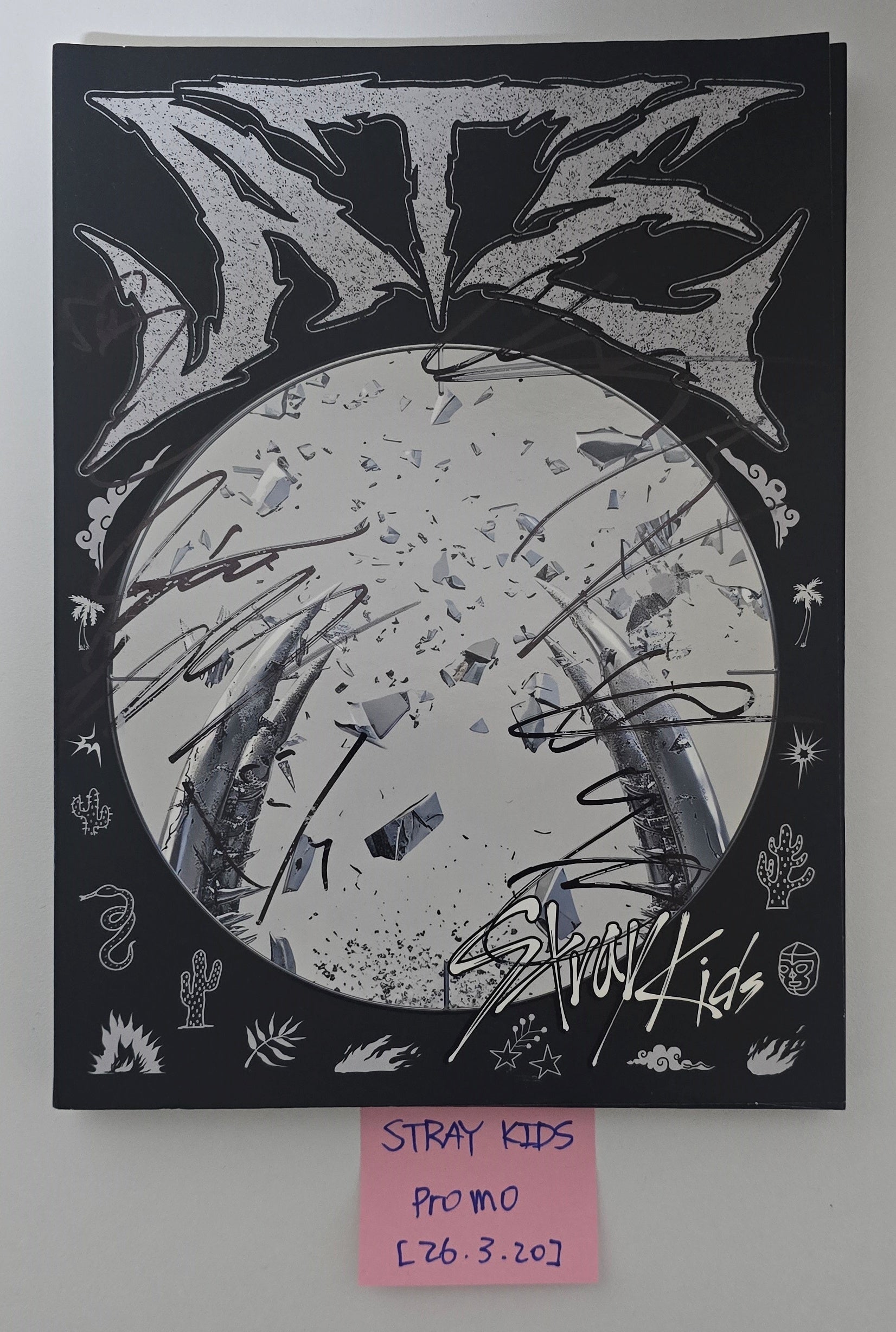 Stray Kids "ATE" - Hand Autograhped(Signed) Promo Album [26.3.20]