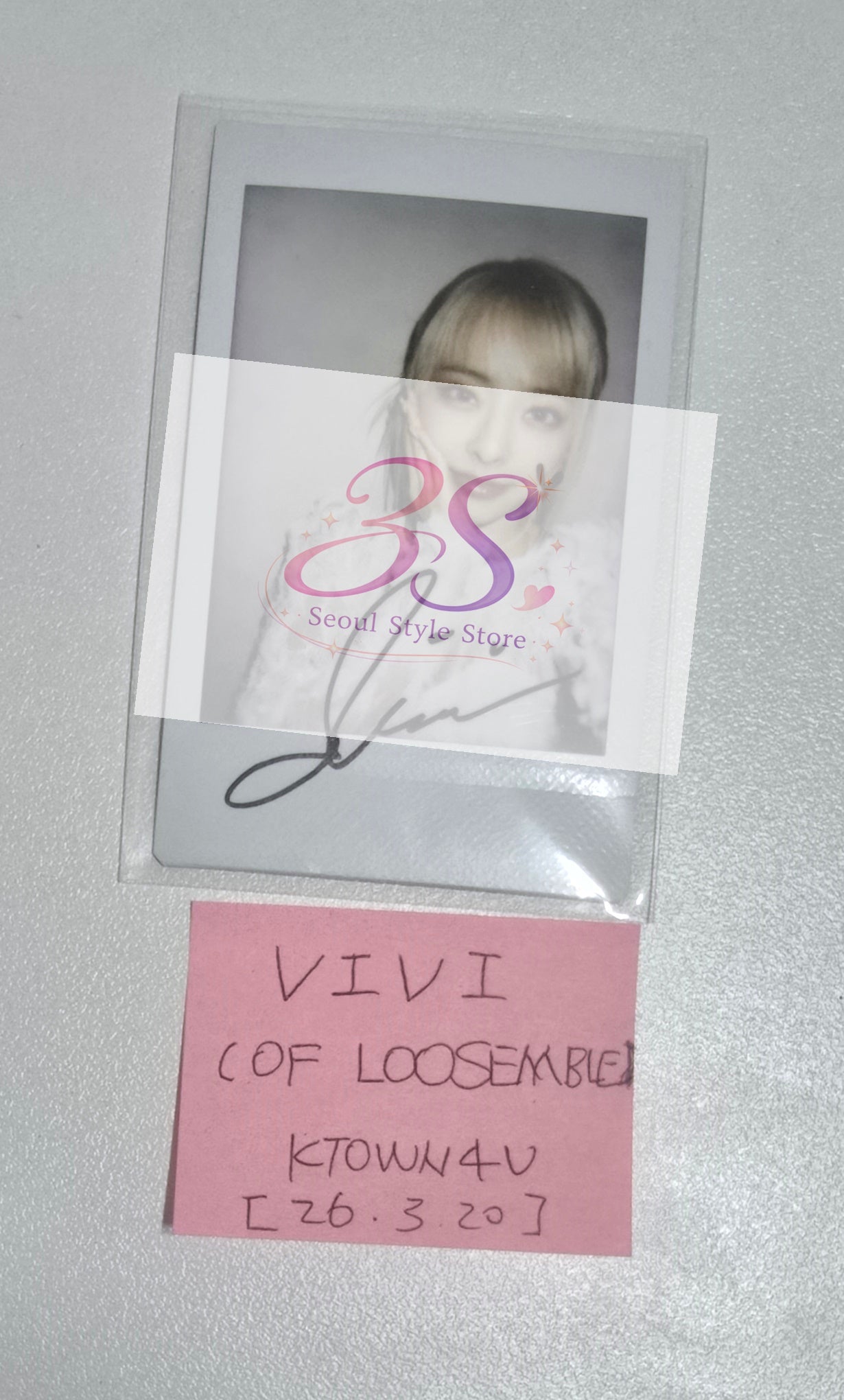 VIVI (Of Loosemble) - Hand Autographed(Signed) Polaroid [26.3.31]