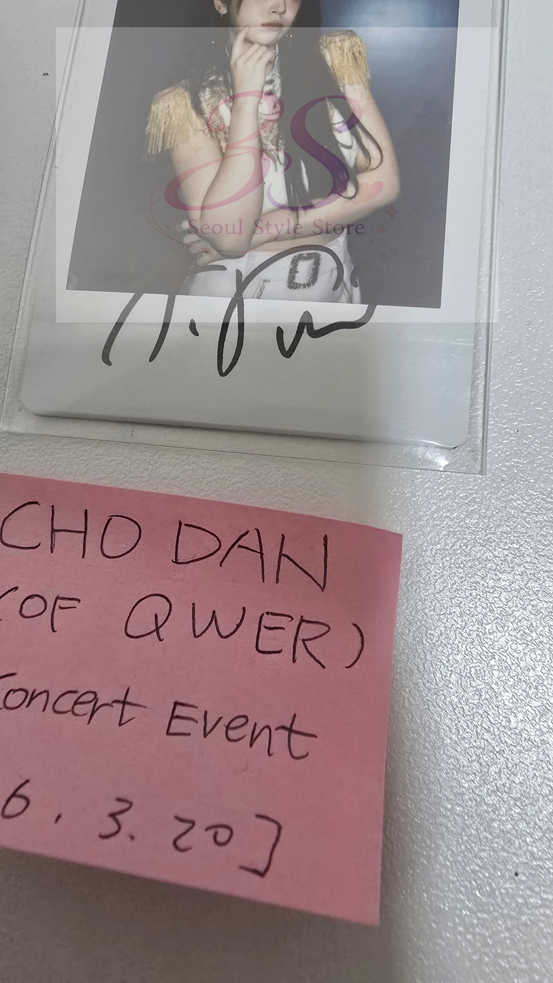 Chodan (Of QWER) - Hand Autographed(Signed) Polaroid [26.3.31]