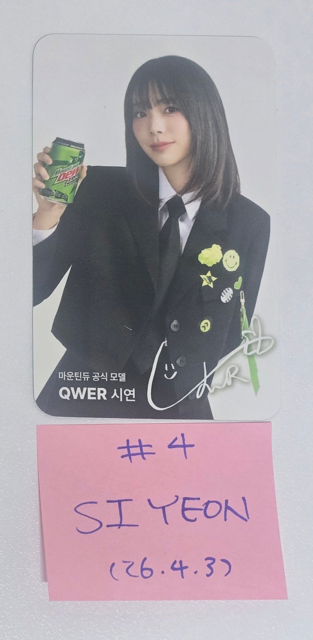 QWER - Mountain Dew Event Photocard [26.4.3]